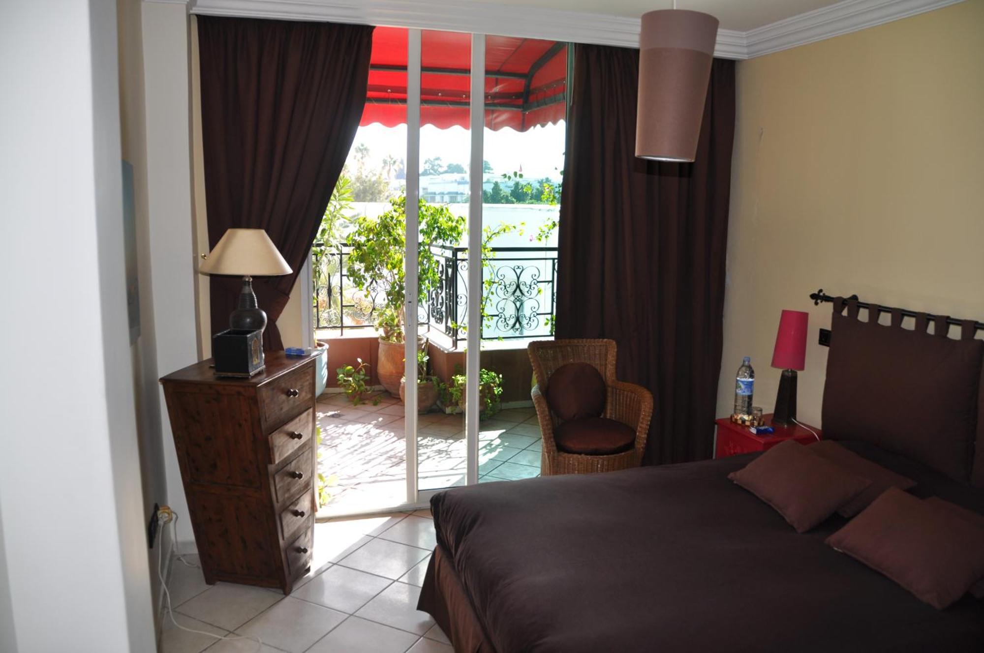 Appartement Agreable Avec 2 Tres Belles Terrasses Au Coeur De Rabat Exterior foto